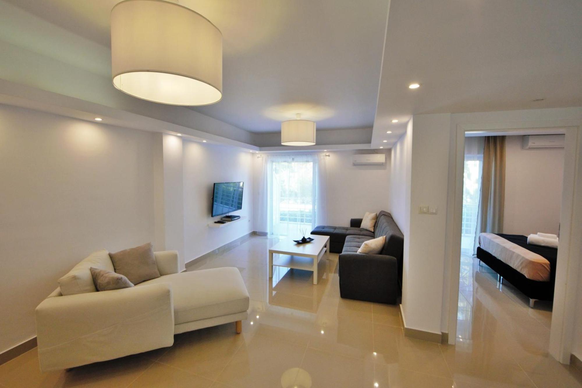 Athena Apartment Artemida  Esterno foto