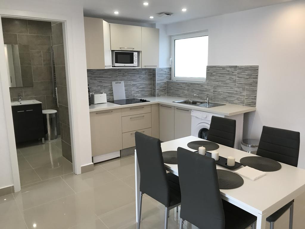 Athena Apartment Artemida  Esterno foto