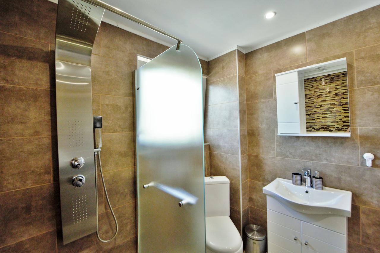 Athena Apartment Artemida  Esterno foto