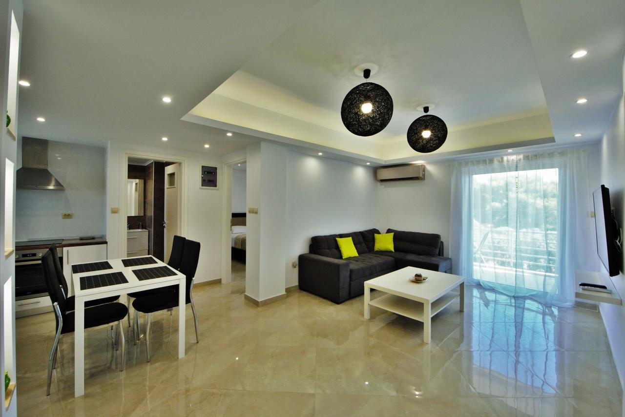 Athena Apartment Artemida  Esterno foto