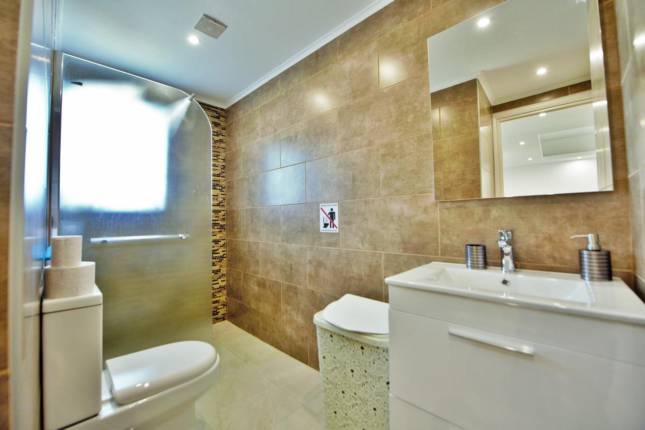 Athena Apartment Artemida  Esterno foto