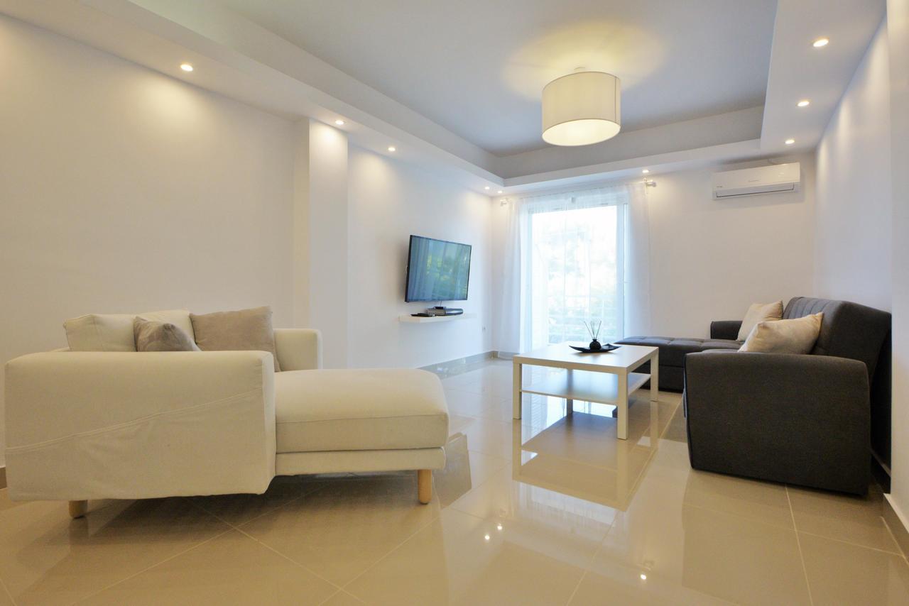 Athena Apartment Artemida  Esterno foto